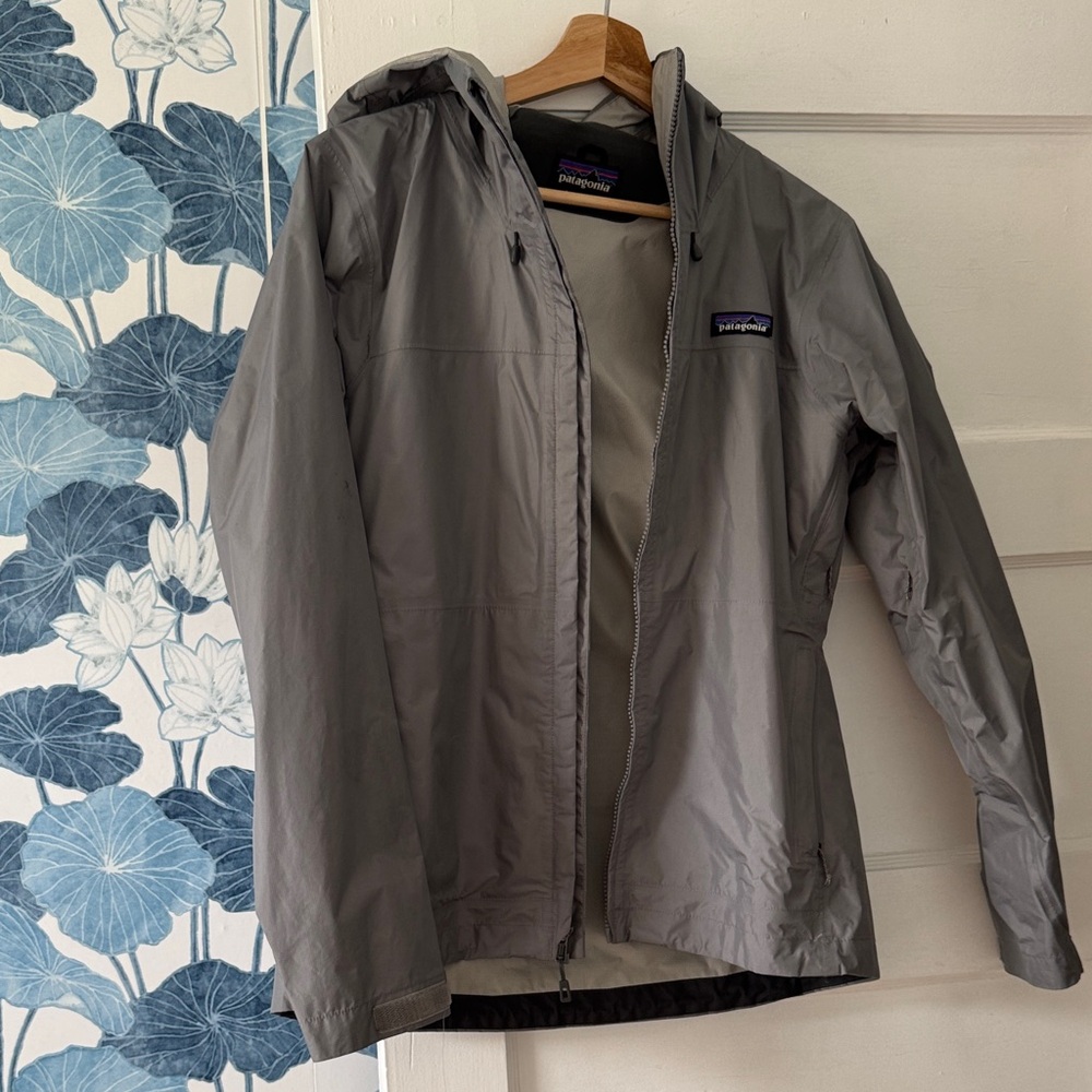 Patagonia Women's Utility Jacket in Gray